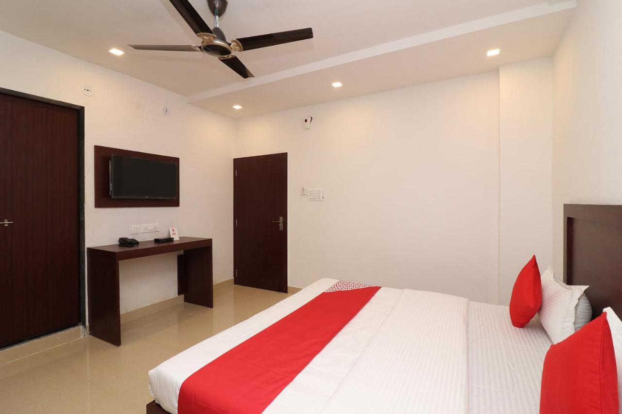 Oyo 1021 Hotel Gayatri Residency Tirath Экстерьер фото