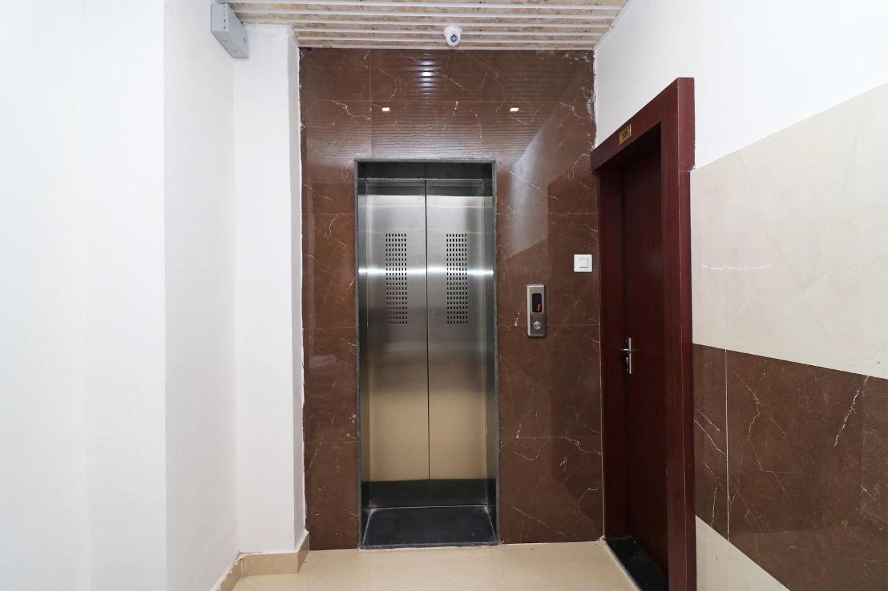Oyo 1021 Hotel Gayatri Residency Tirath Экстерьер фото